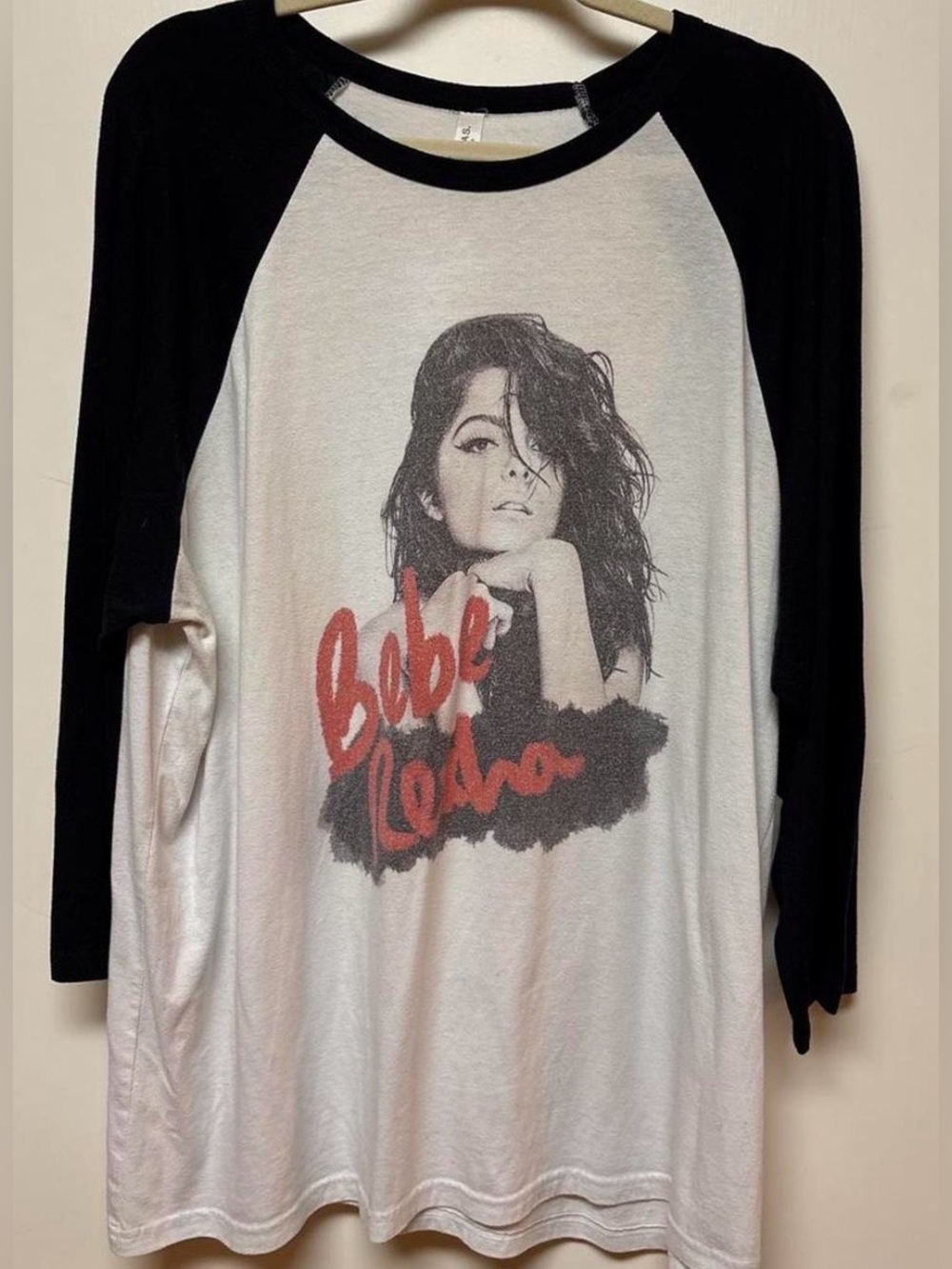 Bebe Rexha Black & White Raglan Graphic Top with Red Accent baseball xxl